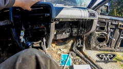 Nissan-Pathfinder-VG30e-EFI-Removal-13-of-26