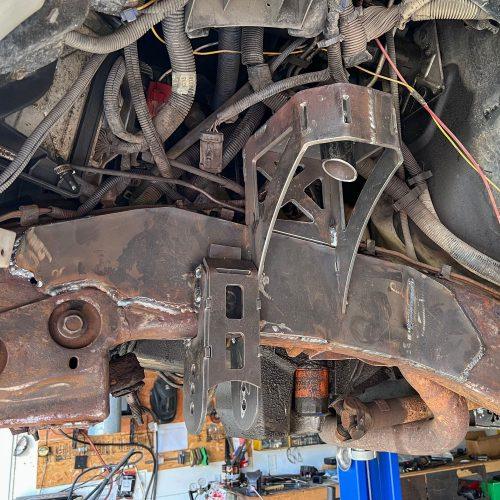 Chevy 2500 SAS Frame Plates with coil bucket installed